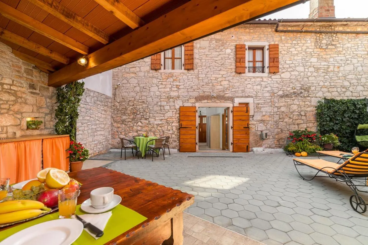 Apartment Malia Kastelir