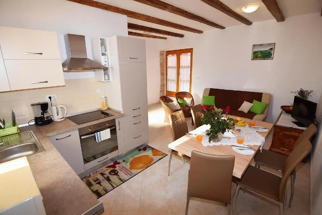 Apartment Malia Kastelir