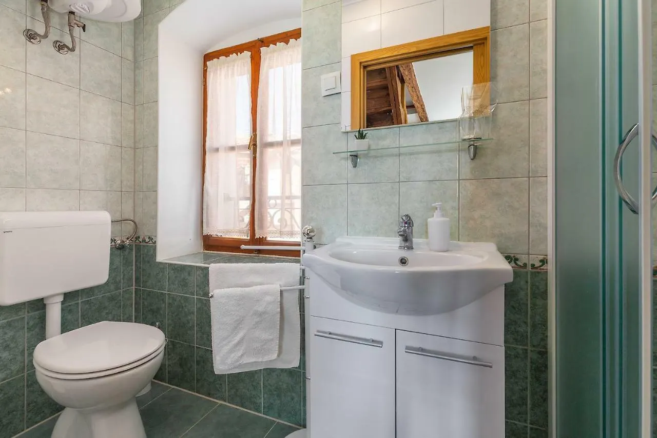 Apartment Malia Kaštelir