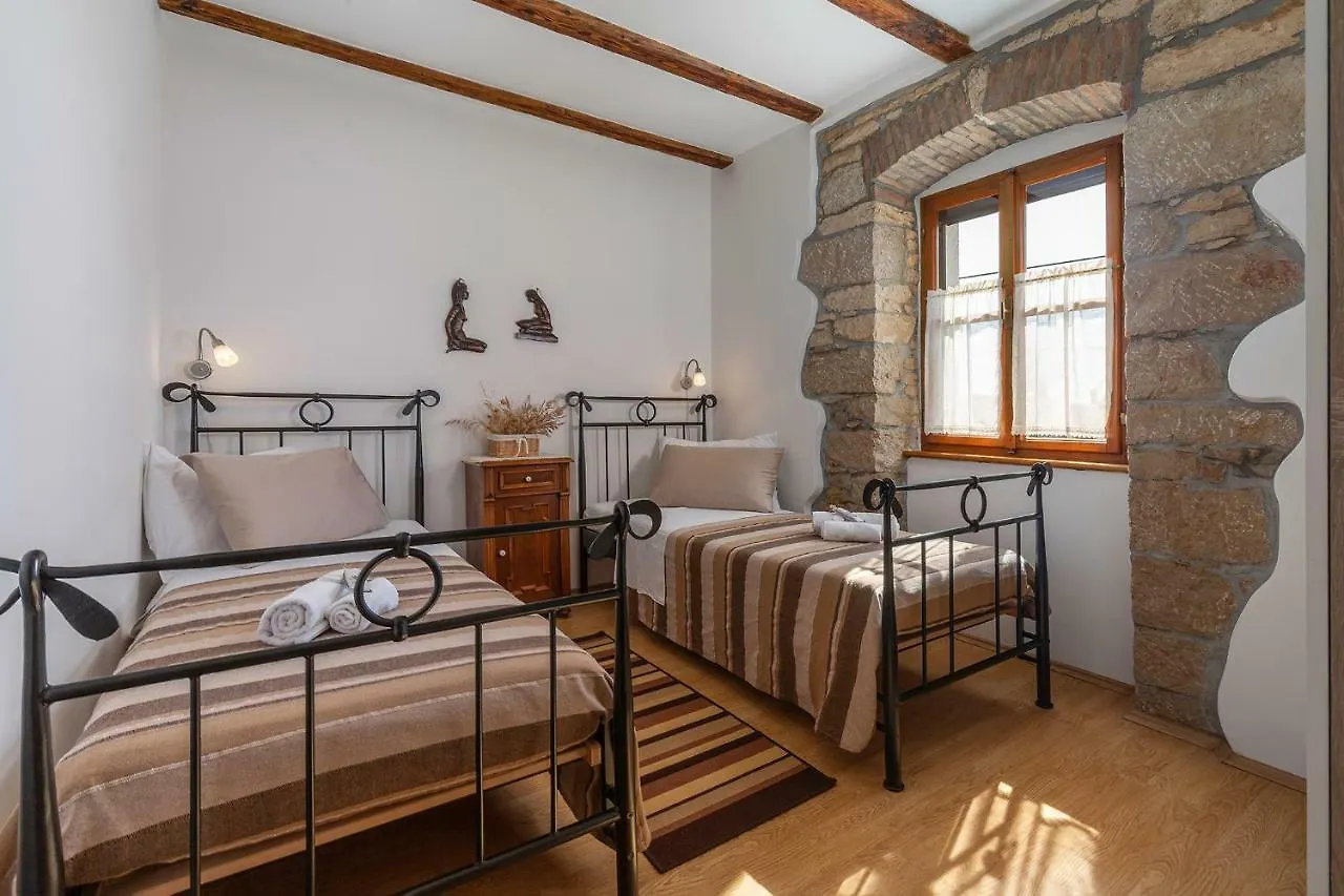 Apartment Malia Kastelir