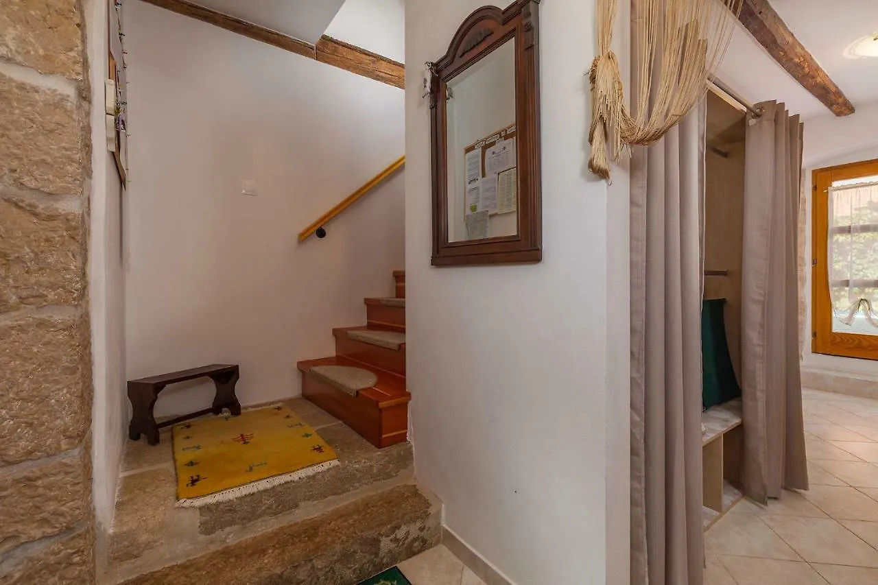 Apartment Malia Kastelir